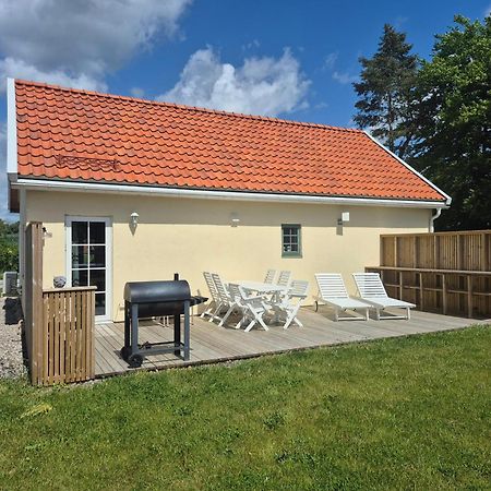Hus I Mysig By Naera Havet Villa Ystad Exterior photo