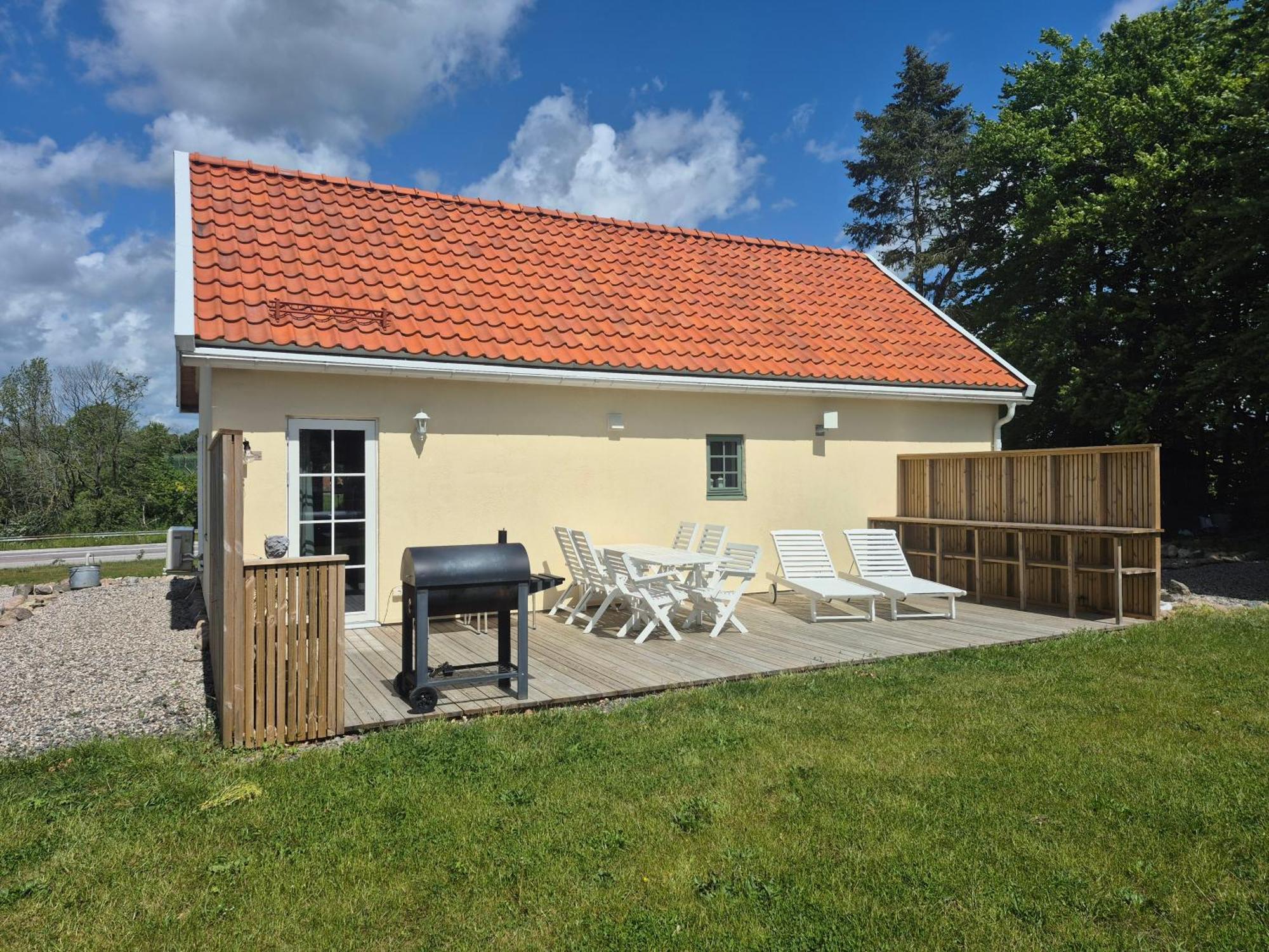 Hus I Mysig By Naera Havet Villa Ystad Exterior photo
